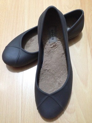 crocs olivia ii lined flat