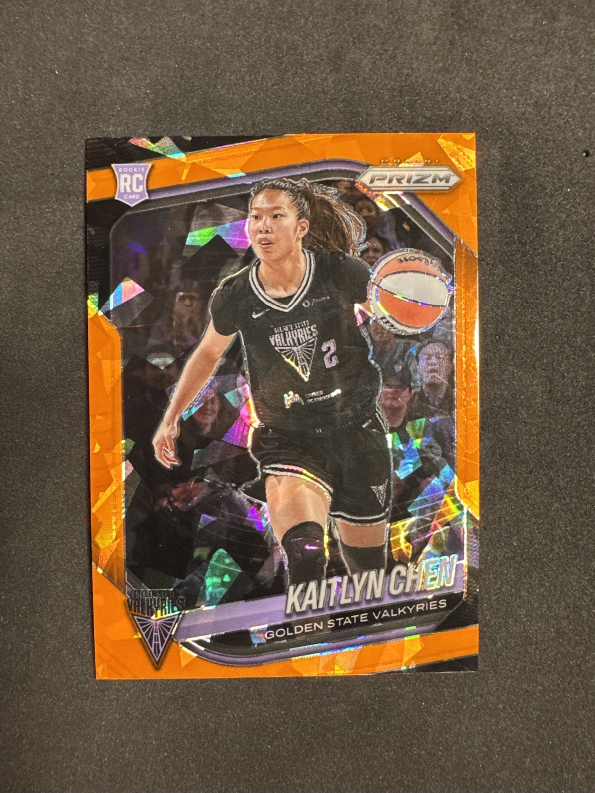 2025 Panini Prizm WNBA #100 Kaitlyn Chen Orange Cracked Ice - Golden State