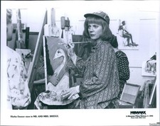 1990 Photo Blythe Danner At Her Easel In Drama Mr And Mrs Bridge Movies 8x10