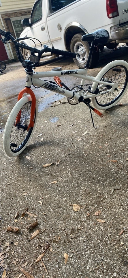 Mongoose Rebel 20 дюймов BMX оранжевый и белый с совершенно новыми шинами - Изображение 2 из 3