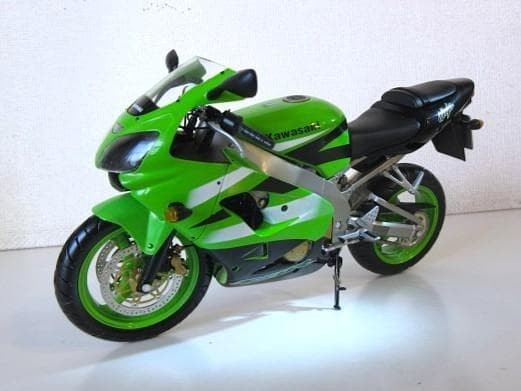 特価 MINICHAMPS (1/12) カワサキ Ninja ZX-9R KAWASAKI ZX-9R 1:12 SCALE GREEN BY NEW RAY DIE-CAST W PLASTIC