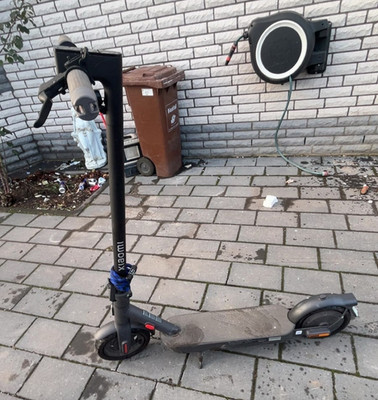 Xiaomi Mi Electric Scooter M365 Cityroller klappbar Schwarz 8,5 Zoll