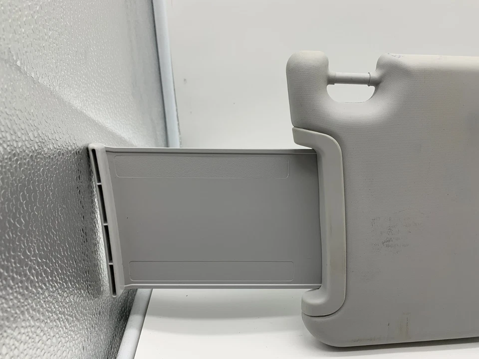 Jeep Commander 2015-2022 pasajero parasol gris iluminación OEM A04B10011 Foto 3 de 4