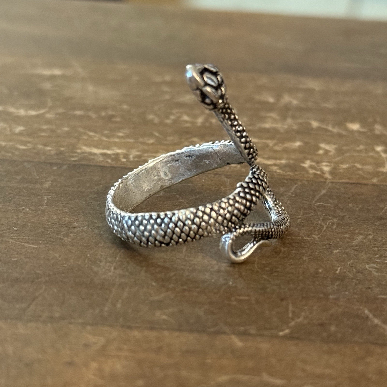 Silver tone slithering snake ring - image 6