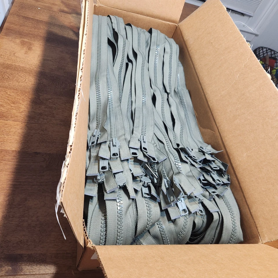 #10 Military-Grade Jacket Zippers 26.5" Two-Way Separating Foliage Bulk 125 Pack - Image 2 of 4