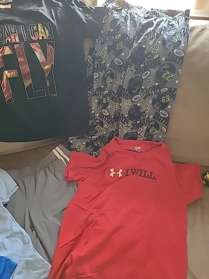 Lot8 Boys Clothes Size XL Graphic T-Shirts, Long Sleeve, And Shorts MIXED🔥 - Image 4 of 4