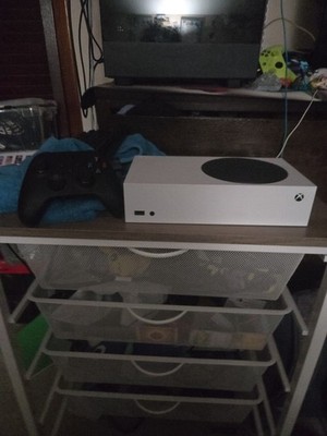 Microsoft Xbox Series S DIGITAL ONLY With Controller And Cables
