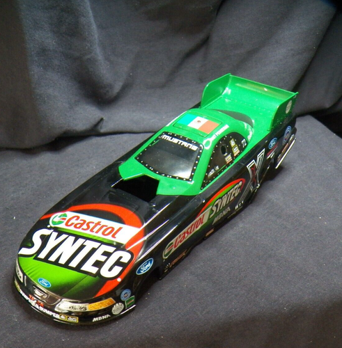 NHRA 2002 Tony Pedregon Castrol Syntex Mac Tools 1:24 Action Diecast - Picture 3 of 10