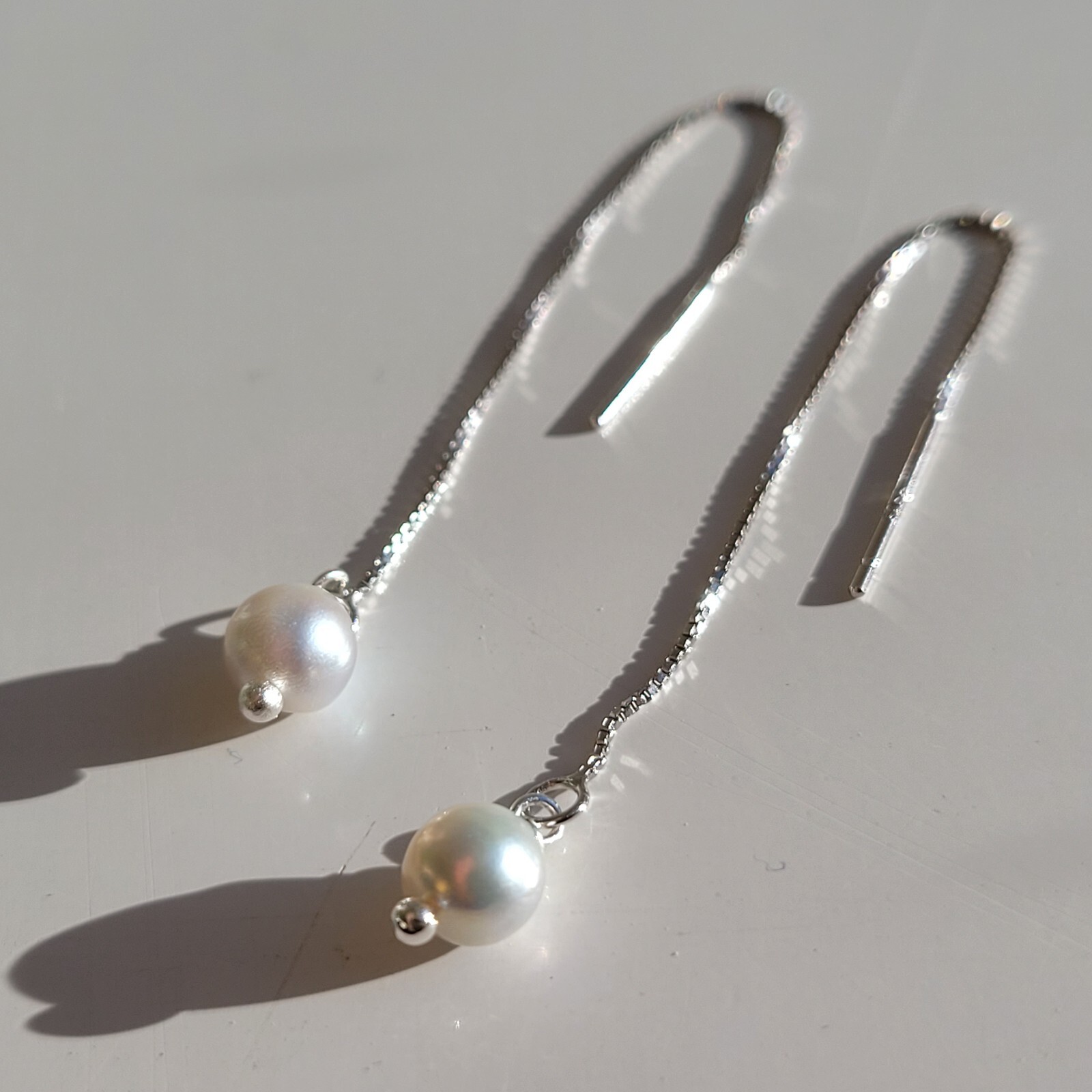 Boucles d'oreilles perles grises d'eau douce et chaine argent pour peaux sensibles