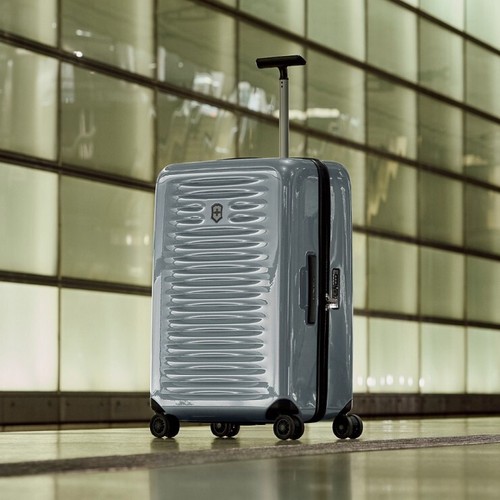 VICTORINOX AIROX MEDIUM HARDSIDE CASE, SILVER MPN 612508