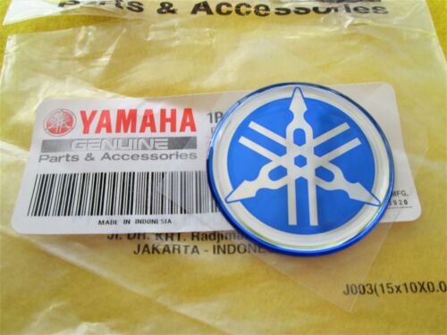 2 x GENUINE YAMAHA R1 R6 YZF TANK EMBLEM BADGE DECAL STICKER 40MM BLUE - Picture 2 of 8