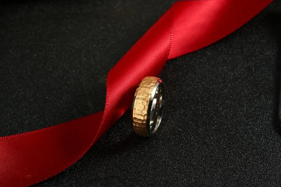Alianzas de boda de 7 mm para hombre anillos de compromiso de promesa anillos de ajuste cómodo dorados Foto 2 de 4