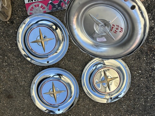 1954 Chrysler New Yorker Gold Red Accents Beautiful 15” Hubcaps 4 Rare Oem - Picture 10 of 12