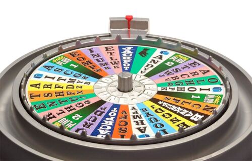 Mattel Wheel of Fortune Bingo Television Board Game - Picture 2 of 8