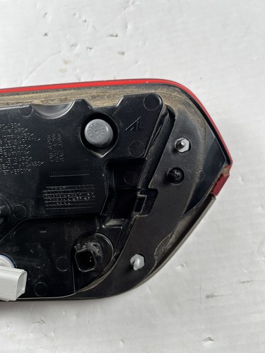2014-2022 Jeep Grand Cherokee LED Inner Taillight Right/Passenger OEM 68142944AD - Picture 7 of 10