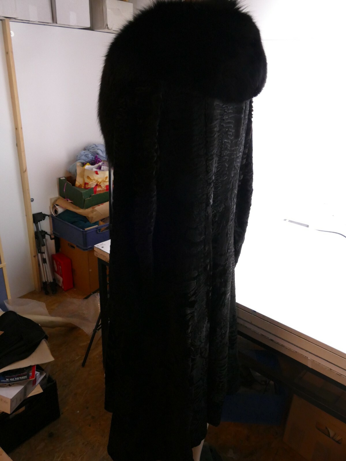 Wide tail coat fox collar black size 38 rarely worn mint condition AH22 image 2