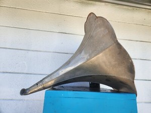 Antique Homograph Speaker