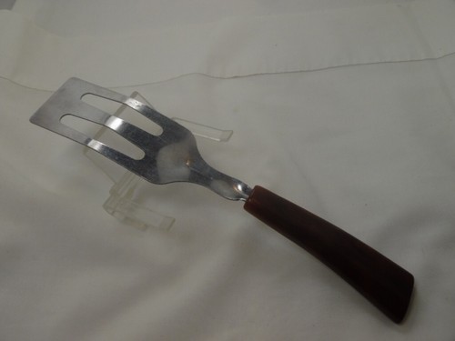 Vintage Bakelite Fish Server - Picture 3 of 5