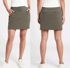 Athleta SoHo Skort size 2 Green mid rise lightweight hiking travel vacation