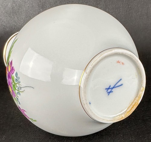 MEISSEN VASE DEUTSCHE BLUME GOLDRAND 1. WAHL BESCHÄDIGUNG AM STAND AUSGEBESSERT - Bild 6 von 9