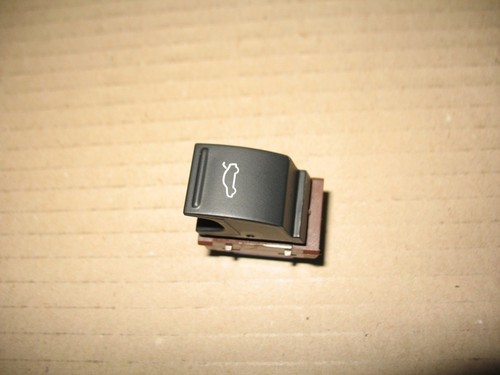 Original VW Passat 3AF Variant Highline Schalter Heckklappe A9349 3aa959831