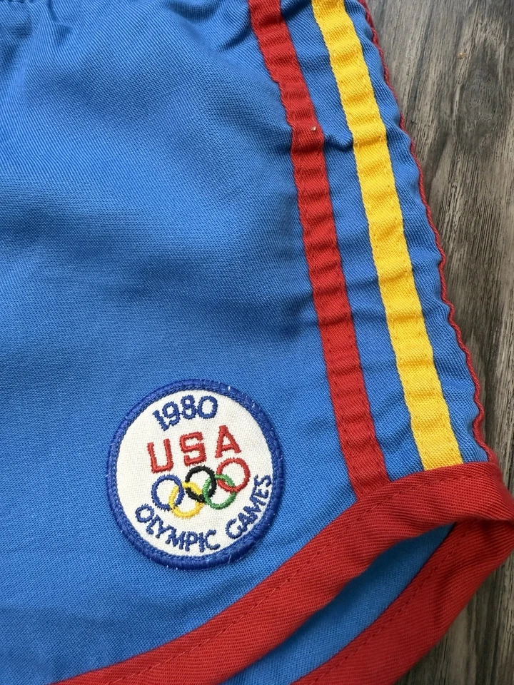 Shorts de corrida vintage 1980 Levi’s EUA Jogos Olímpicos acabamento azul vermelho, tamanho pequeno - Imagem 2 de 4