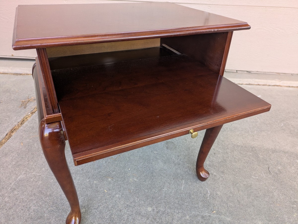 Vintage Bombay Company Mahogany TV Stand Queen Anne Table w/ Pull