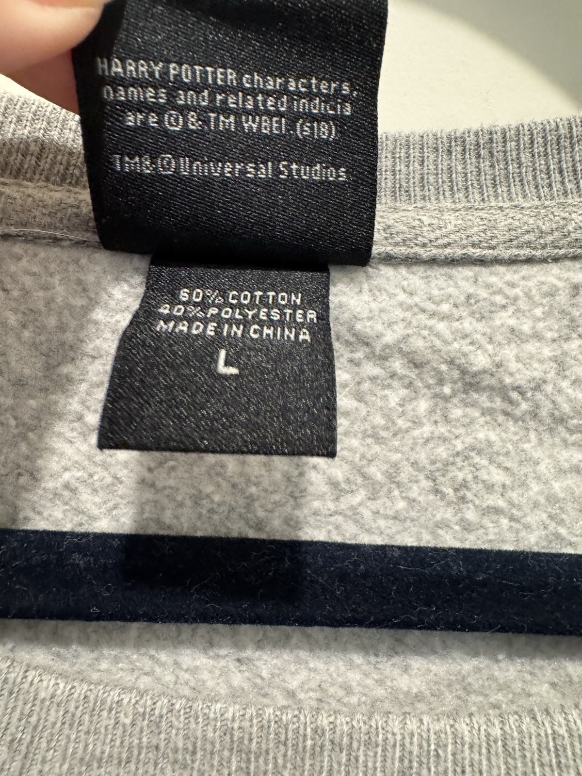 Universal Studios Authentic Gryffindor Sweatshirt… - image 3