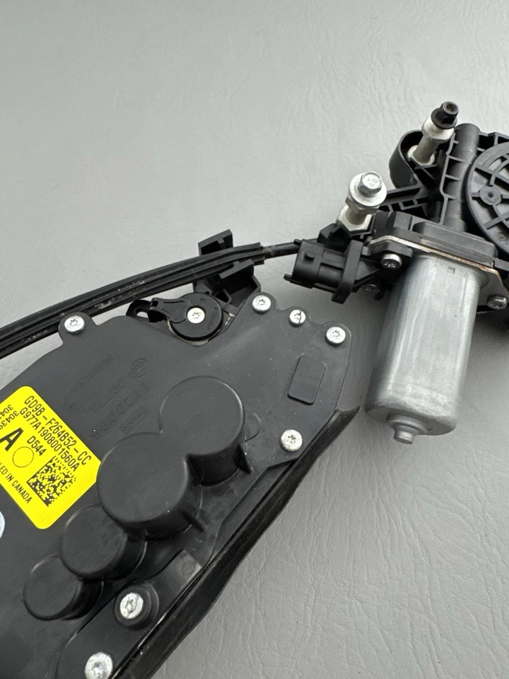 Lincoln Continental 2017-2020 pasajero derecho cerradura puerta trasera pestillo actuador OEM Foto 4 de 4