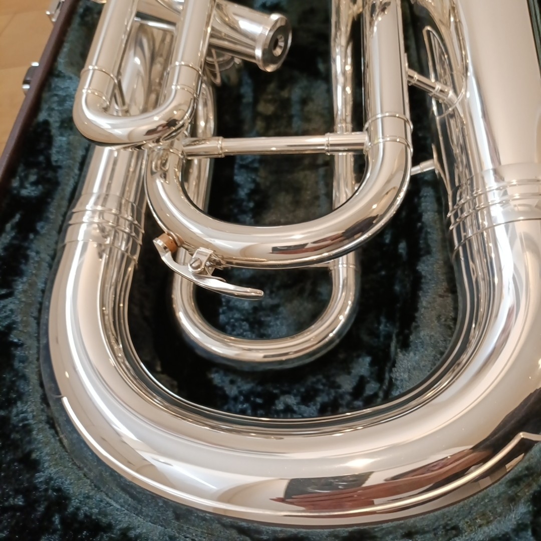 Yamaha YEP-621 Euphonium Brass Instrument 4 Valve Silver Finish w