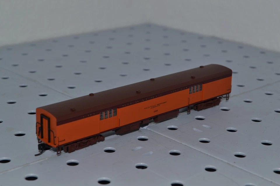Fox Valley Models N Scale Milwaukee Road Express Orig. Brown Roof #1107 FVM40081 - Image 2 of 4