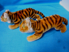 PAIR STEIFF BENGAL RUNNING TIGERS: PAIR 5.5" with tail 8.5"