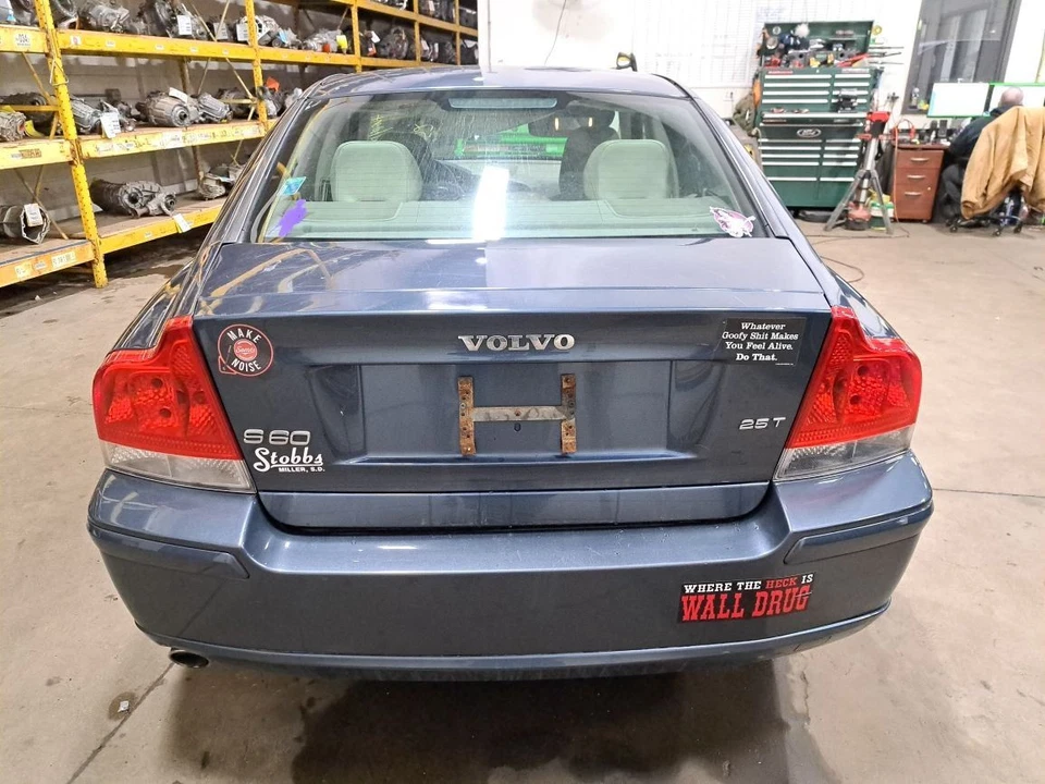 Puntal trasero lado pasajero Rh 2008 S60 Sku#4064375 Foto 2 de 4