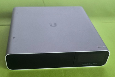 1TB Ubiquiti UniFi Cloud Key Gen2 Plus (UCK-G2-PLUS) Network Controller 1TB EUC