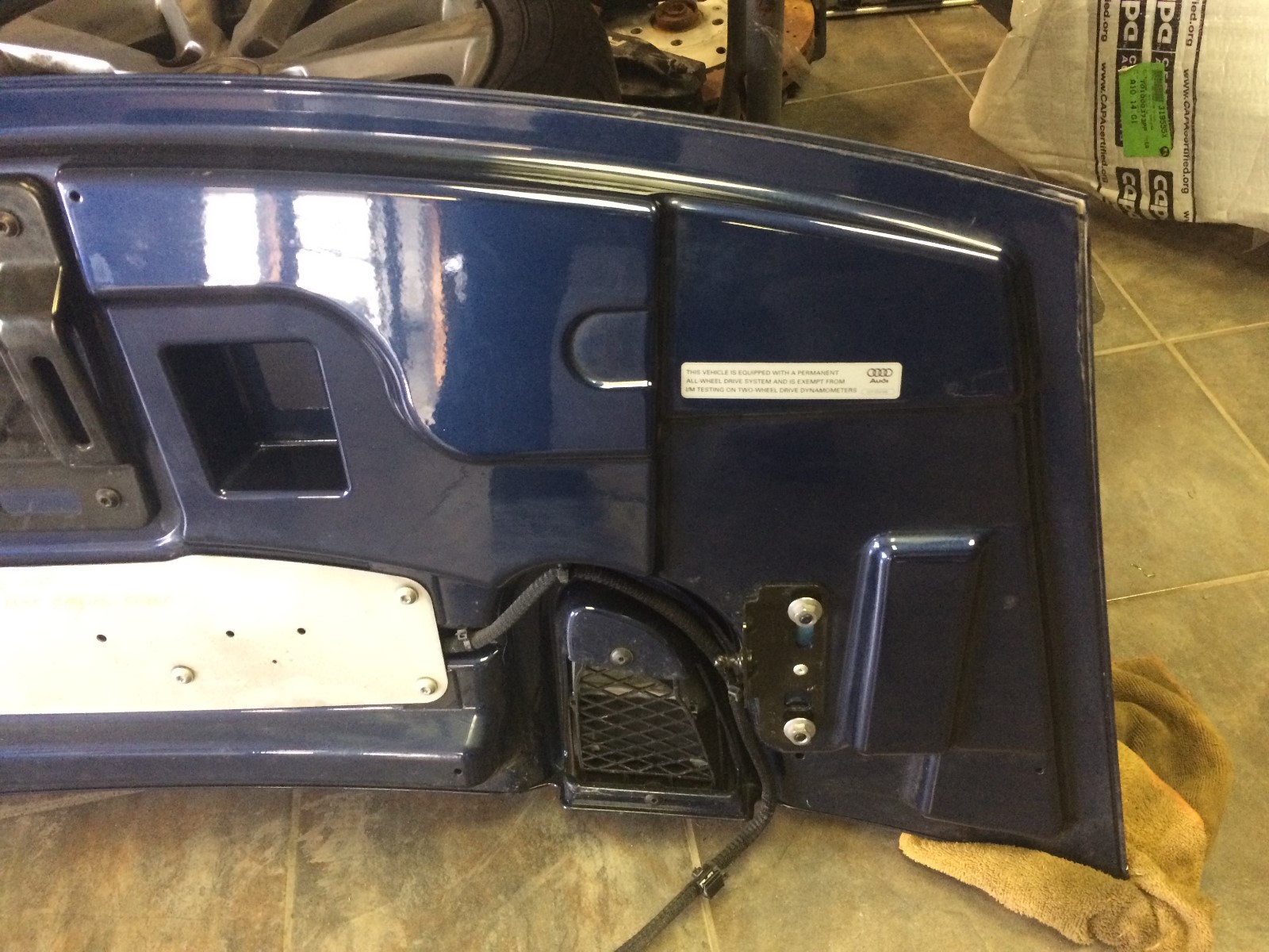2011 Audi R8 convertible engine trunk lid OEM