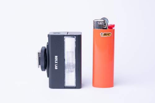 Reflx Lab Simple Flash, Analog & Digital Camera, Small, like Contax TLA 200 - Picture 9 of 15