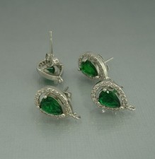 2pcs-Teardrop Emerald Cubic Zirconia CZ Rhodium Plated Earstud Earrings Post.