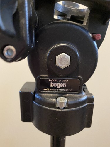 SLIK Universal U212 TRIPOD 63" Adjustable Height W/ Bogen 3063 Swivel Head - Picture 3 of 4