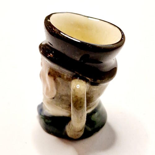 Mini jarra Toby Royal Doulton de colección - Mr Micawber - (#886ak) - Imagen 3 de 7