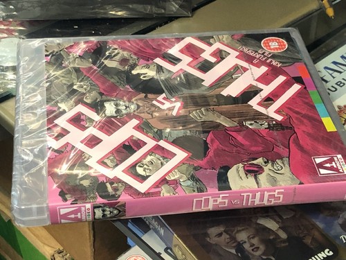 Cops Vs Thugs (BLU-RAY/DVD) ARROW VIDEO! Kinji Fukasaku Film! BRAND NEW ALL ZONE - Picture 3 of 3