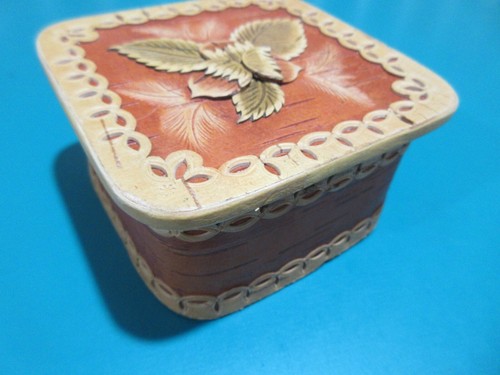 Caja de baratijas de joyería hecha a mano rusa de 4" arte tallada en madera de Siberia - Imagen 4 de 6