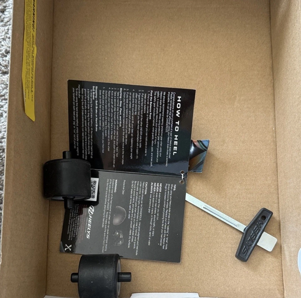 Дети совершенно новый Heely кроссовки размер 4. Новый в коробке с расходными материалами в комплекте - Изображение 4 из 4