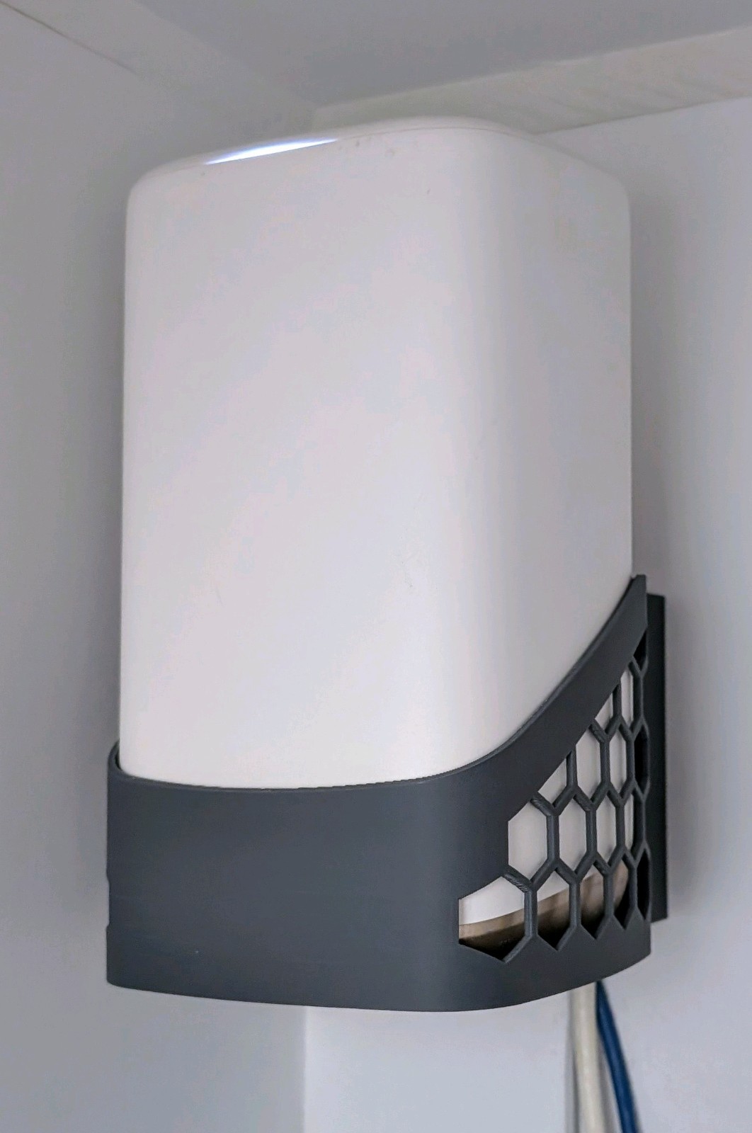 XB8 xFi Comcast & Rogers Xfinity Modem Holder | Stylish Modem Wall Mount 
