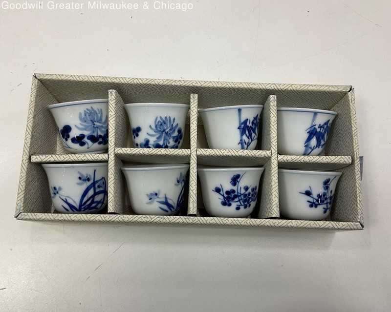 Unbranded Blue White Floral Porcelain Traditional Chinese Tea Cups Set Of 8