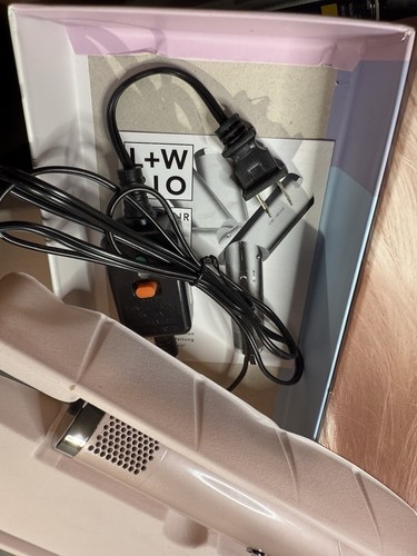Lux and Willow hair dryer 90 degree foldable - Picture 6 of 6