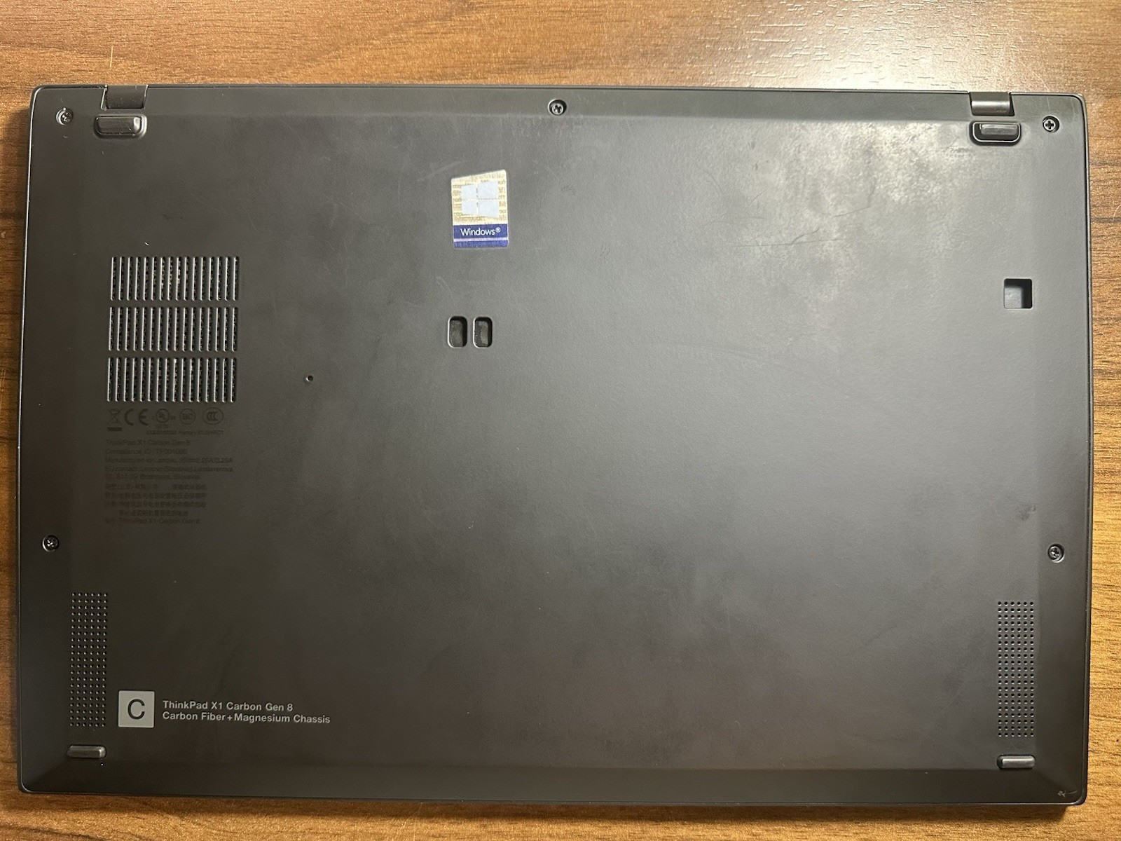 Lenovo ThinkPad X1 Carbon 8th Gen, 14-Inch Laptop, with Intel i5-10210U, 256 GB SSD, Windows 10 Pro