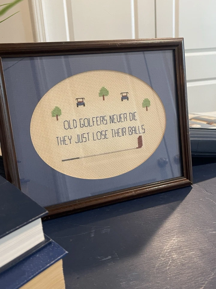 Arte de pared de golf vintage punta de aguja azul golfistas antiguos nunca mueren... Divertido arte de golf Foto 3 de 4