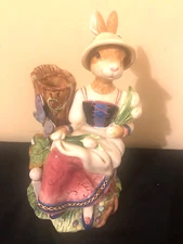 FITZ AND FLOYD OLD WORLD RABBIT CANDLEHOLDER LADY  73317