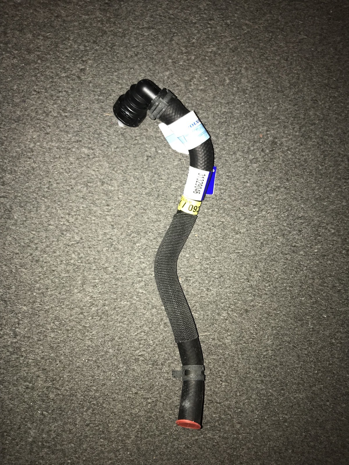 NEW OEM SUSPENSION & STEERING SERVO EQUIPMENT SUCTION HOSE 11-15 VOLVO XC60