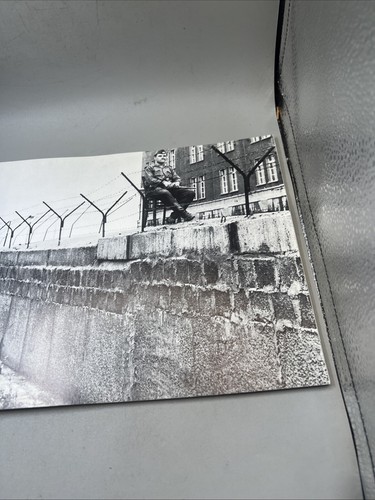 Die Mauer spricht / The Wall speaks (English and German Edition) - Picture 9 of 19